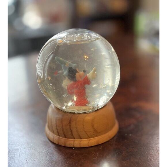 First Limited Edition Disney Crystal Snow Globe Collection Mickey Mouse Stars - Picture 4 of 11